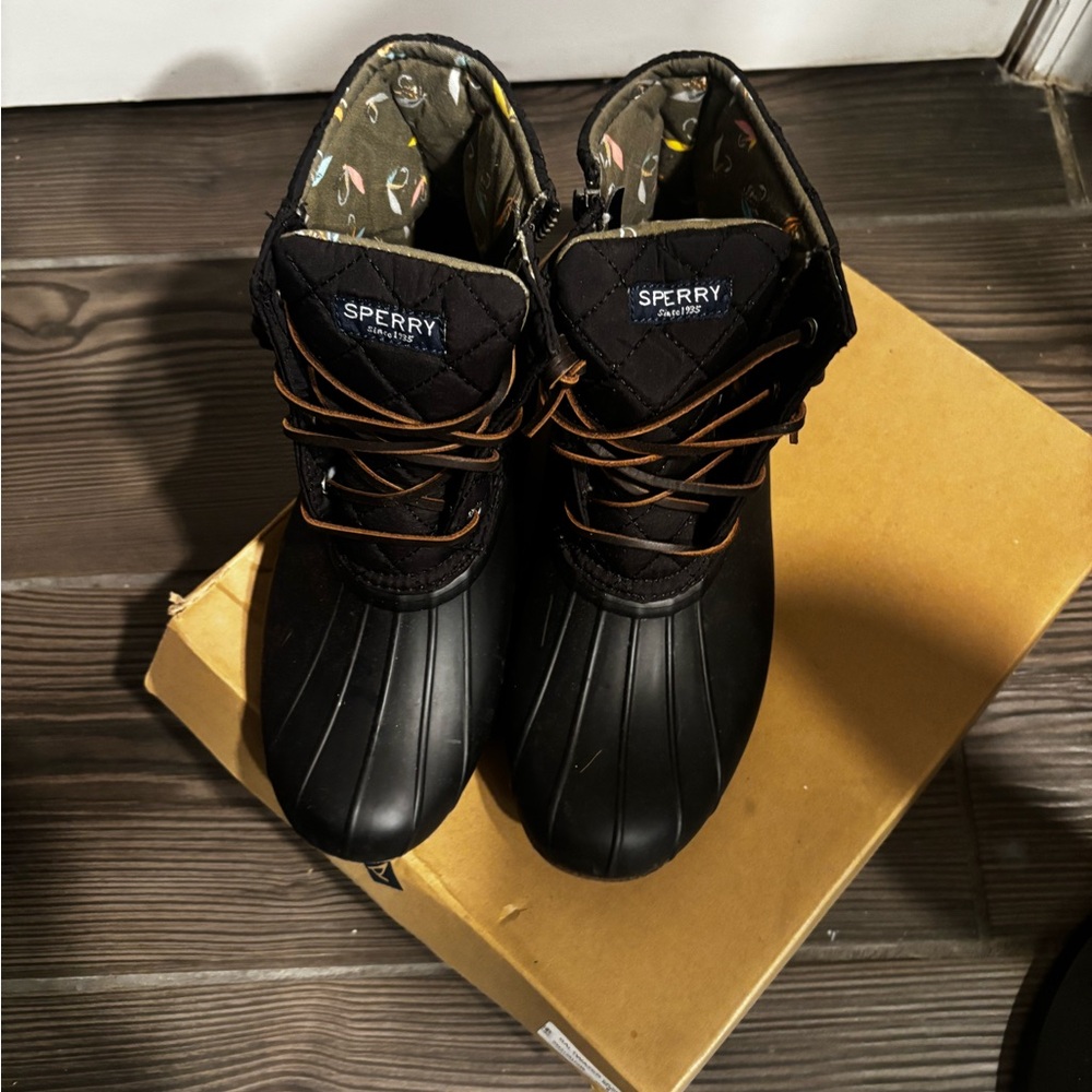 Women’s snow/ rain boots black